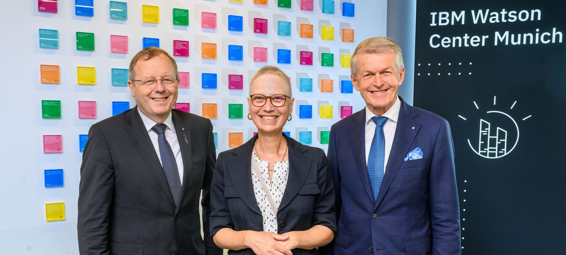 Die acatech Präsidenten Jan Wörner und Thomas Weber mit Gastgeberin Andrea Martin von IBM